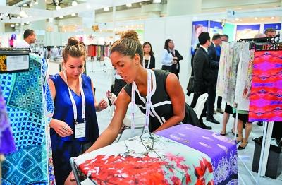 第16届中国纺织品服装贸易展览会在纽约贾维茨中心举行